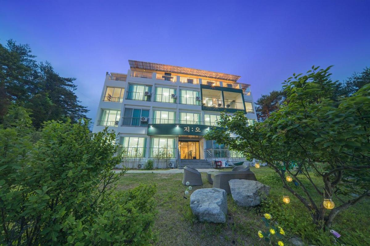 Zio Pinetree Hotel Yangyang Exterior photo